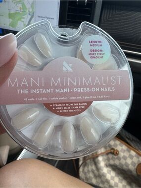 Olive & June Mani Minimalist Press-On Nails - Milky Syrup Gradient (Cream)